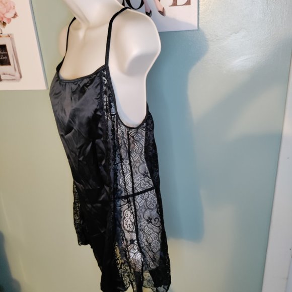 Lingerie Chemise Nightwear With Matching Thong - Picture 3 of 8